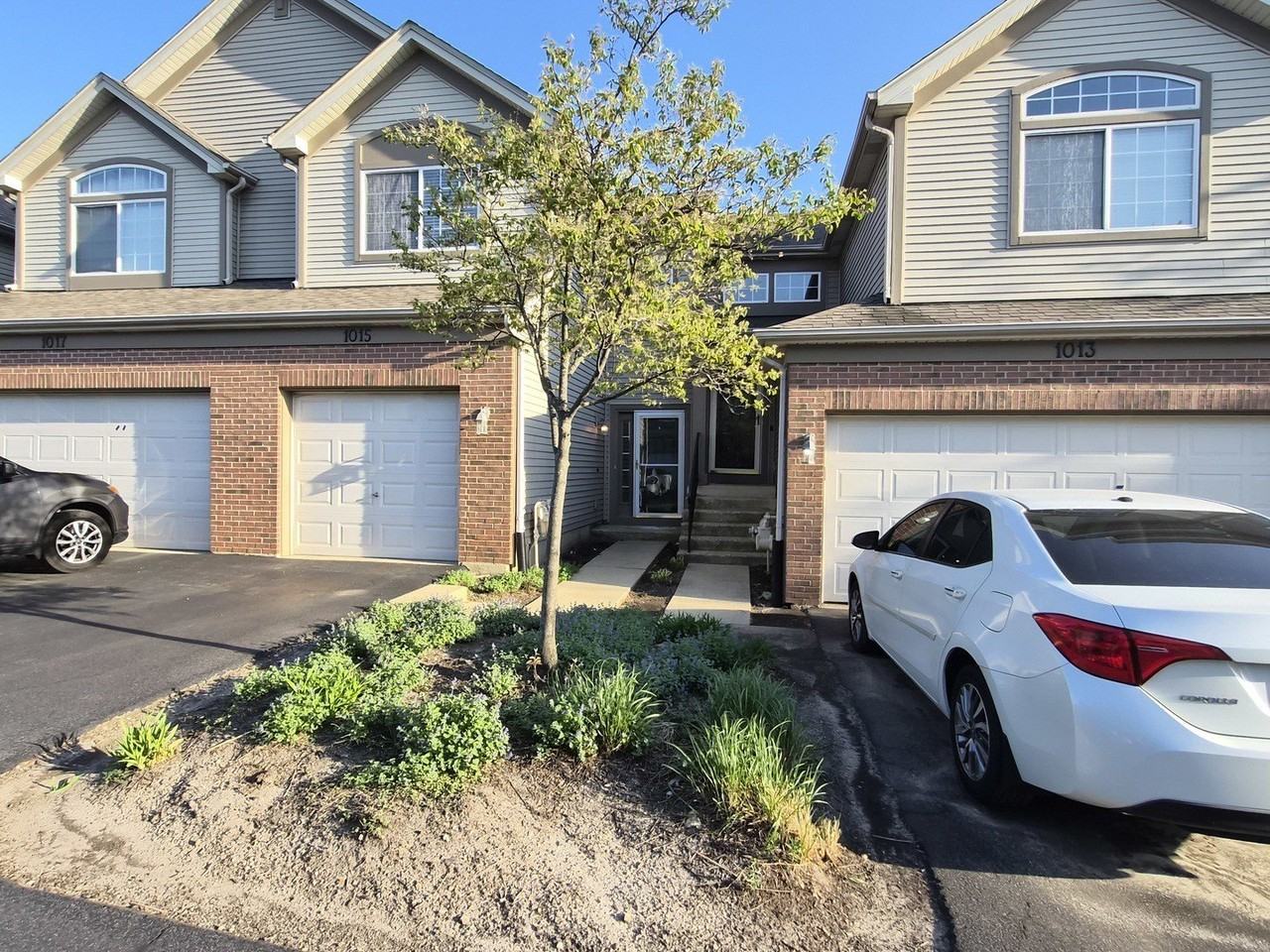 1015 Woodview Ct #1015 - Photo 3 of 35