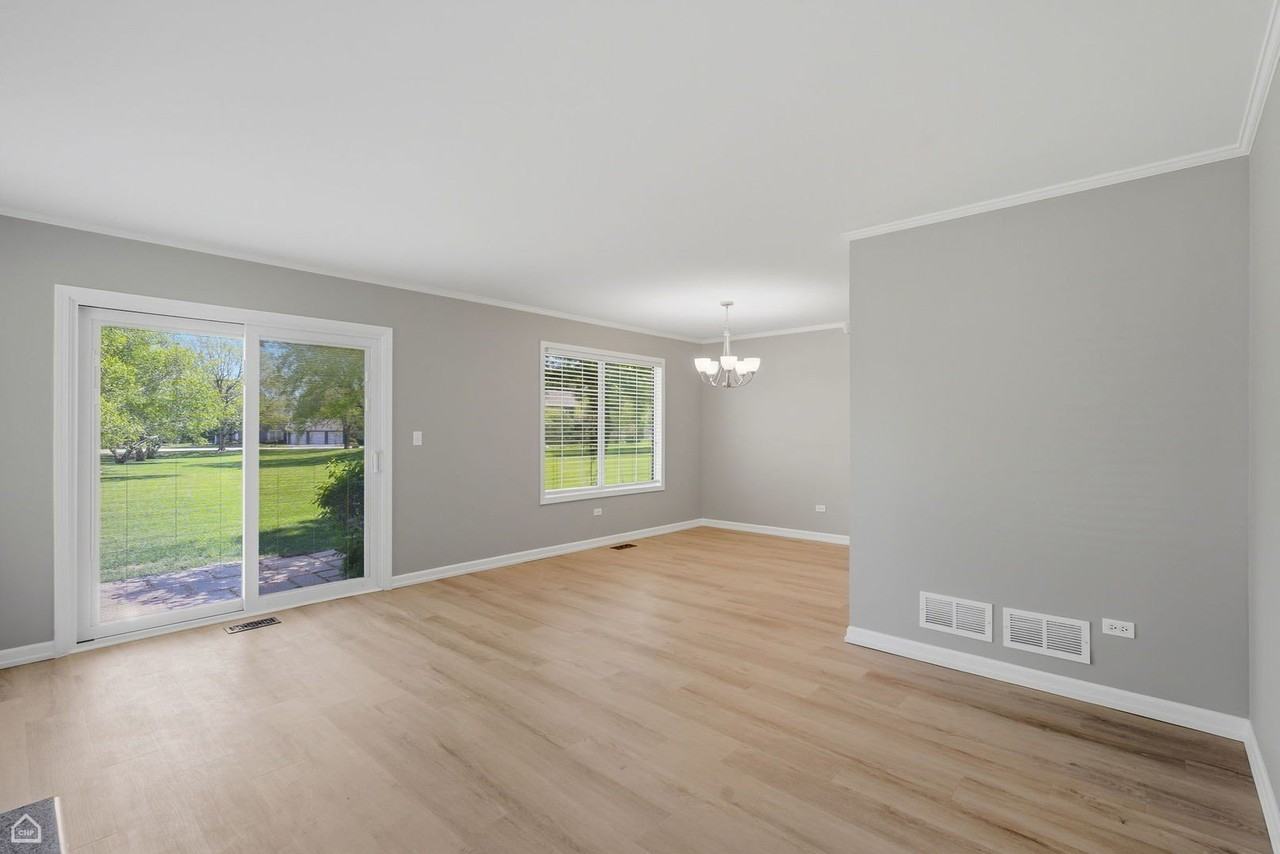 934 Surrey Ln #2 - Photo 4 of 31