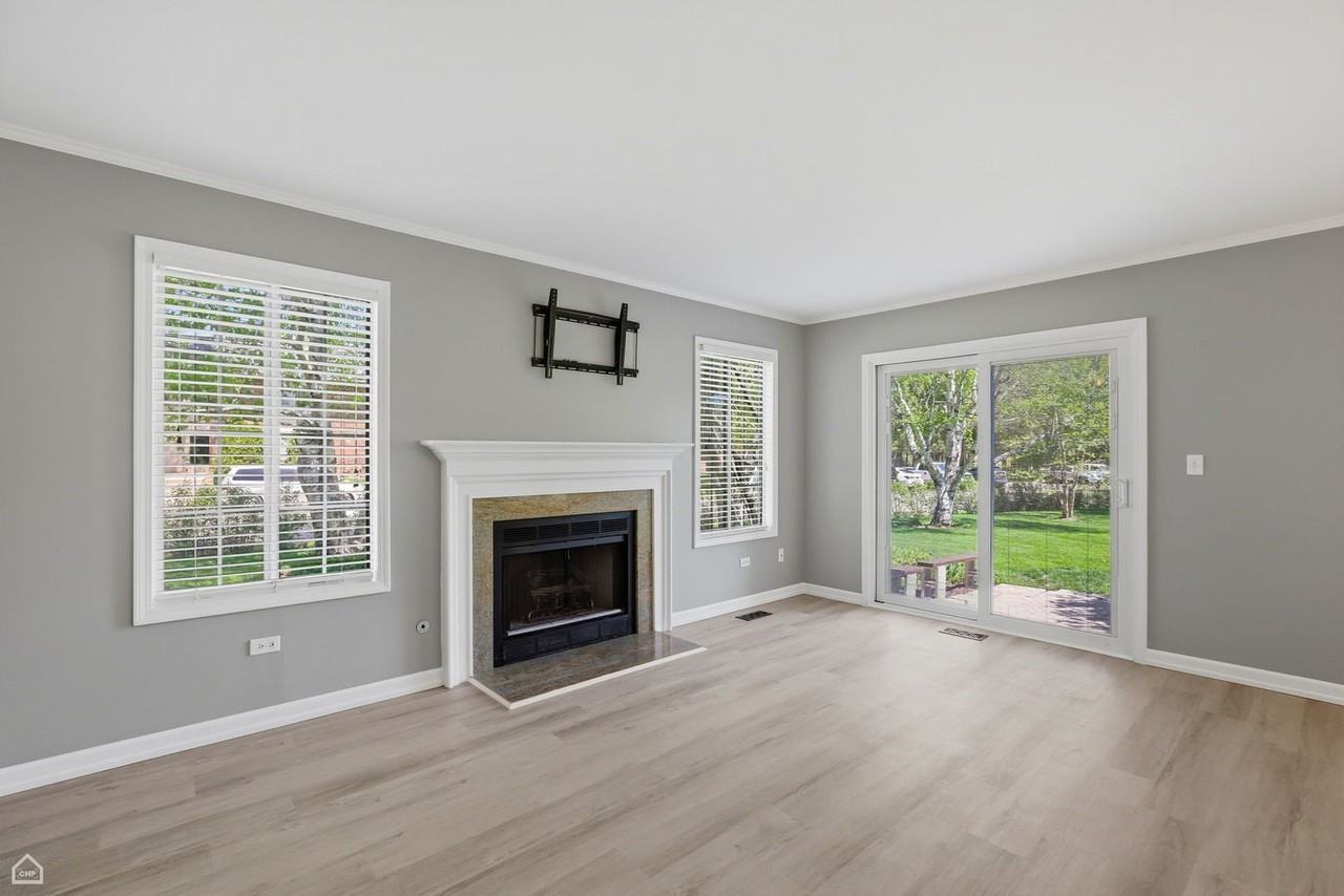 934 Surrey Ln #2 - Photo 5 of 31