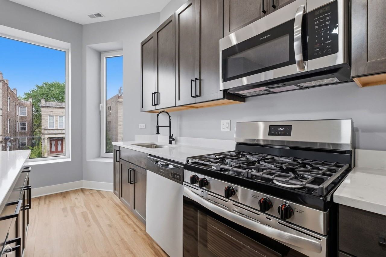 1544 S Sawyer Ave #2 - Photo 4 of 16