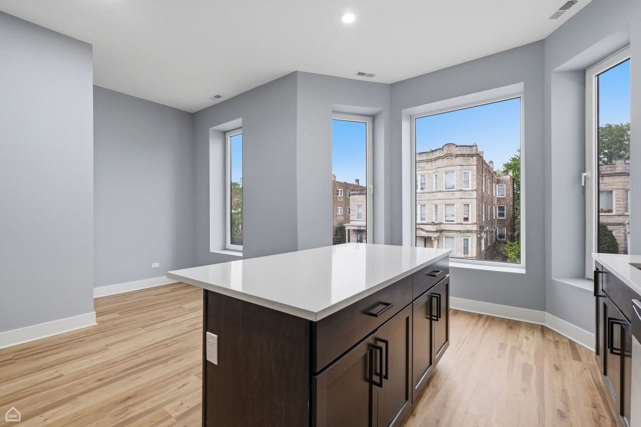 1544 S Sawyer Ave #2 - Photo 5 of 16