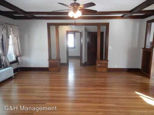 903 Central Ave N - Photo 2 of 5