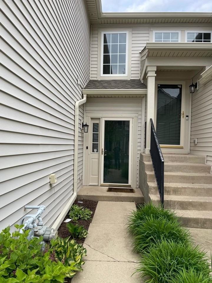 2277 Stoughton Dr - Photo 2 of 24