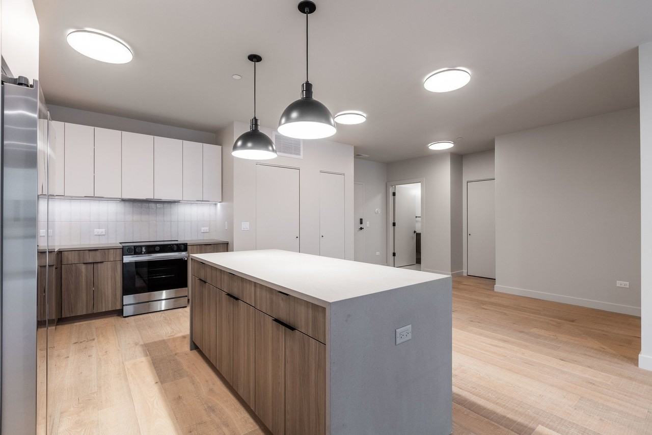 1706 Sherman Ave #301 - Photo 5 of 13