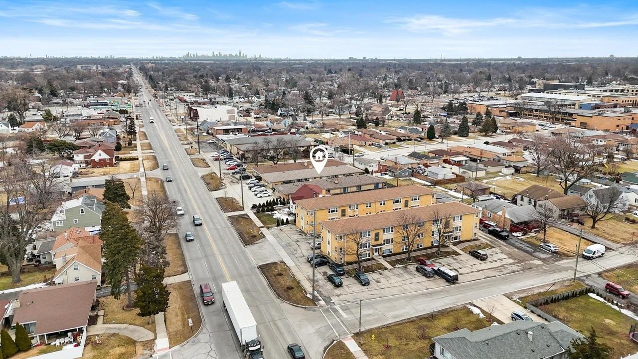 217 W Grand Ave #C - Photo 2 of 11