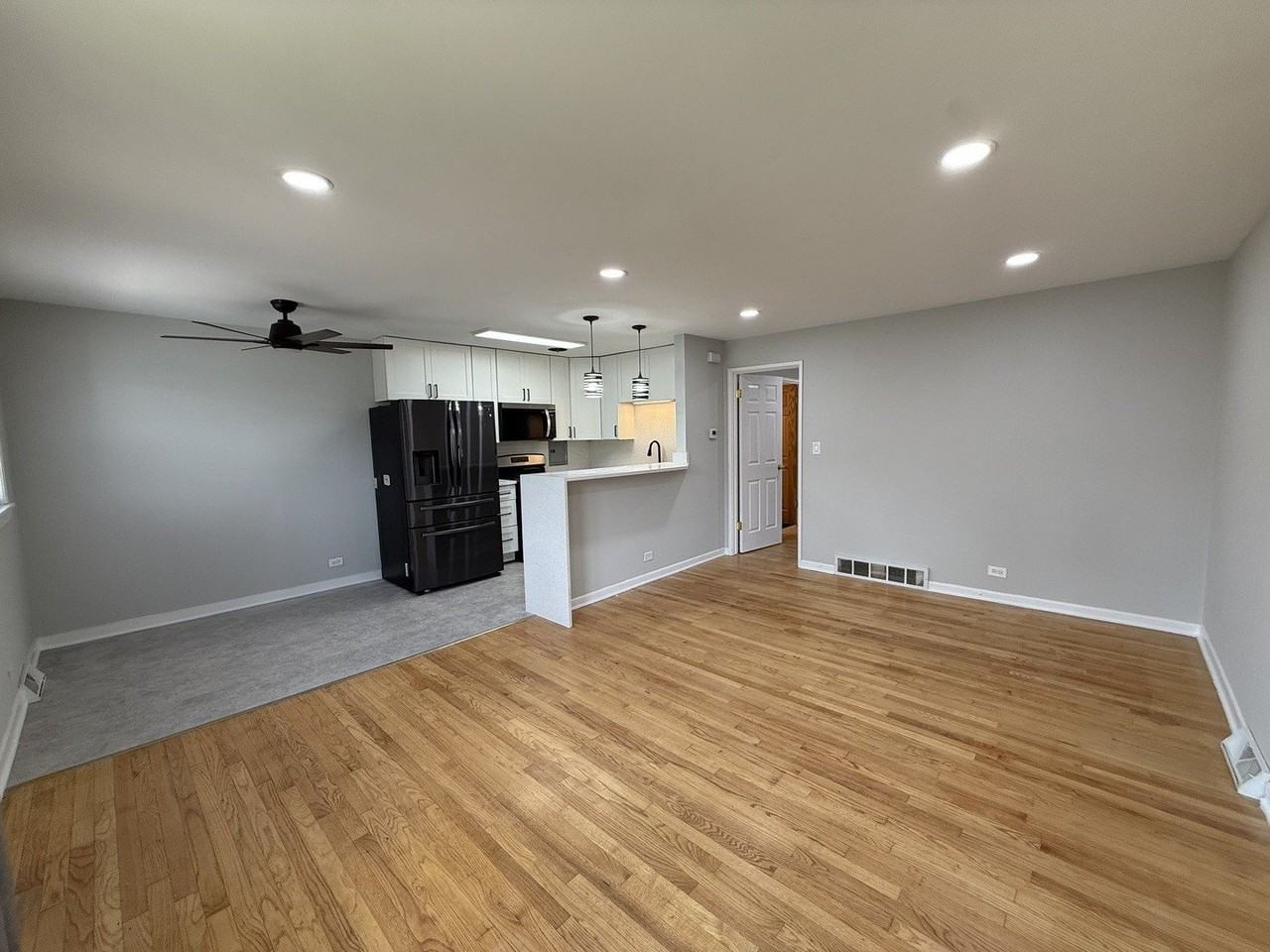 217 W Grand Ave #C - Photo 4 of 11
