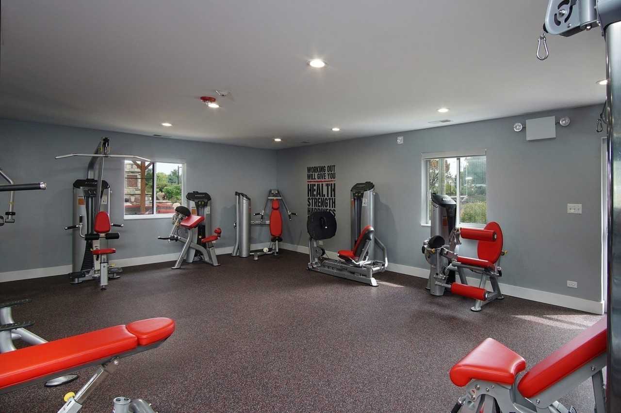 1527 Westminster Dr #111 - Photo 4 of 50