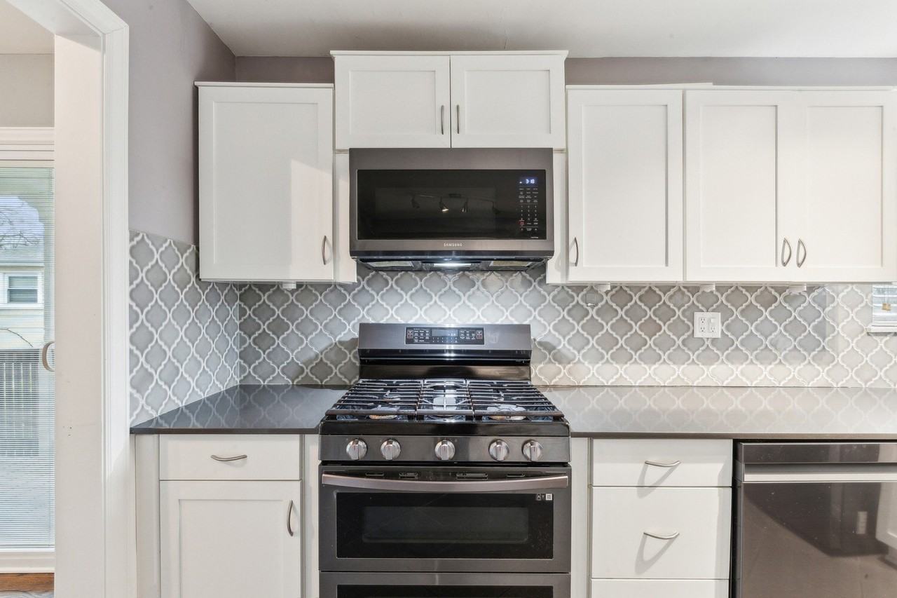 244 Glendale Rd - Photo 2 of 20