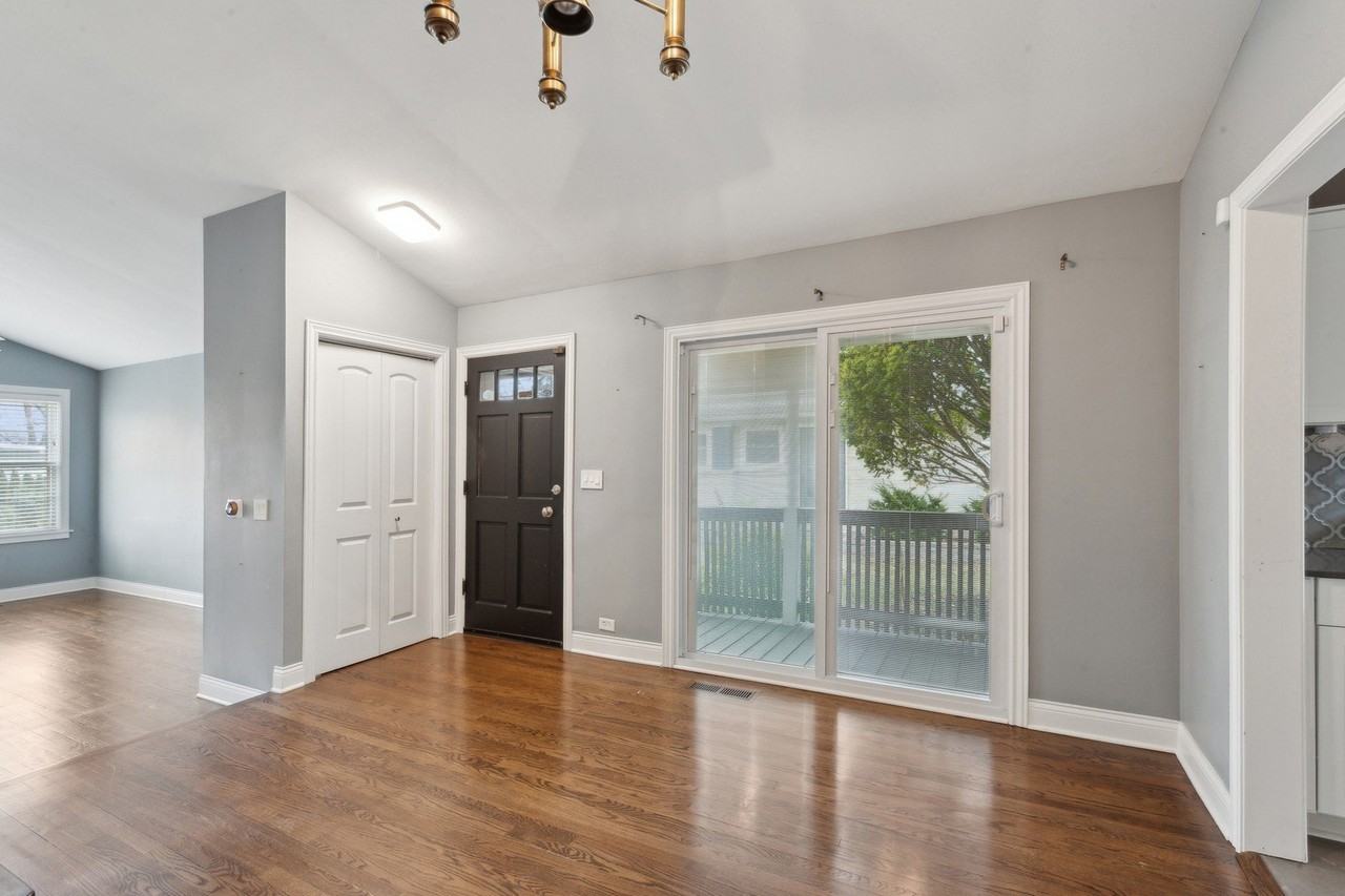 244 Glendale Rd - Photo 7 of 20