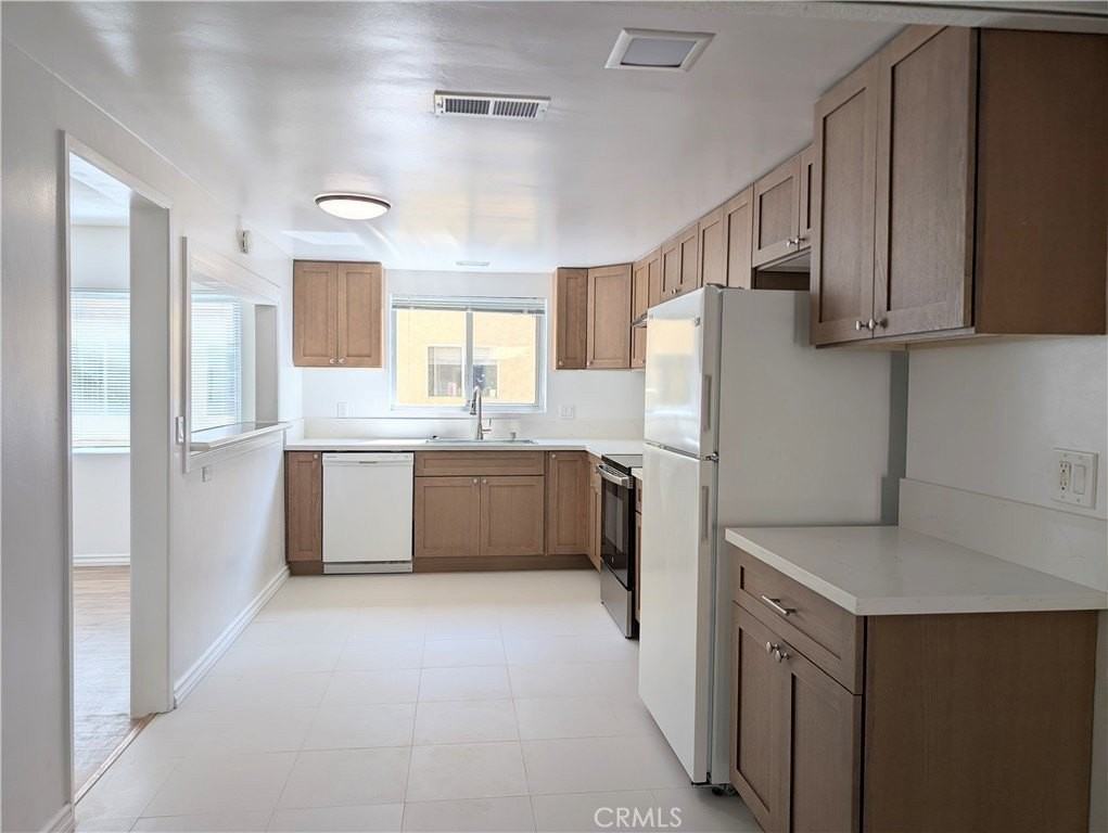 630 W Huntington Dr #103 - Photo 4 of 27