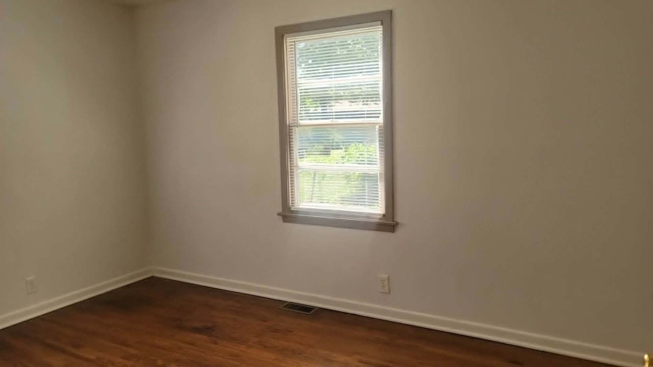 2307 South Broadview Street - Photo 4 of 18