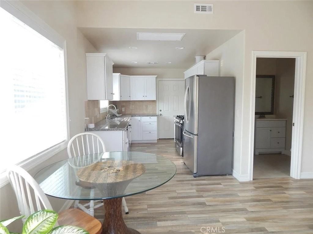 3028 Wauneta 3030 - Photo 7 of 14