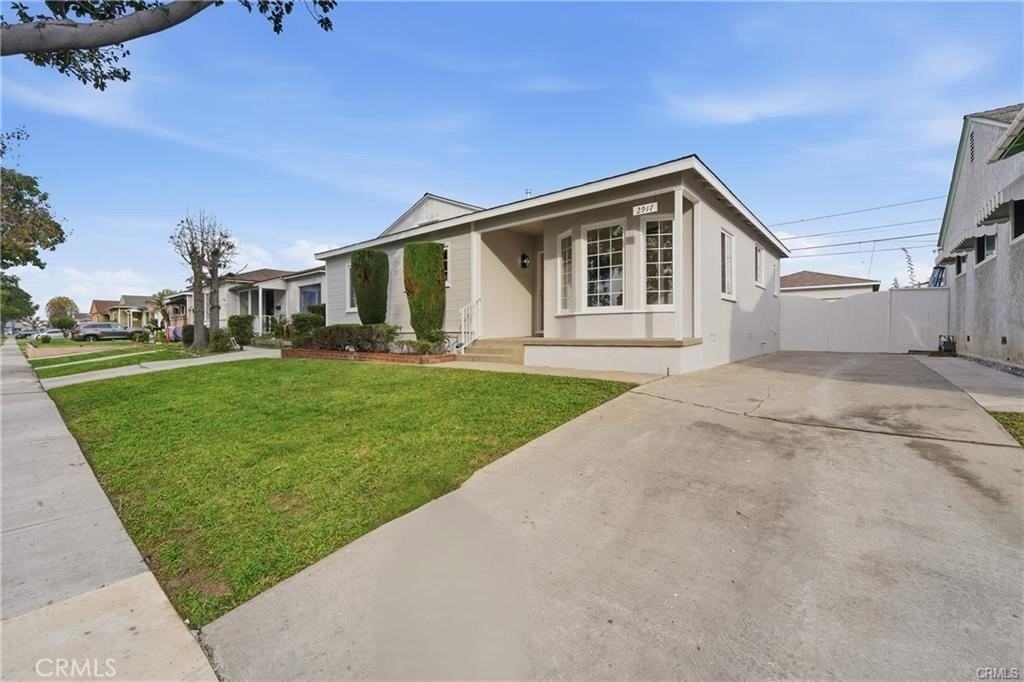 2917 Del Amo Blvd - Photo 2 of 21