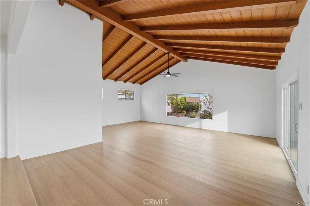 2917 Del Amo Blvd - Photo 5 of 21