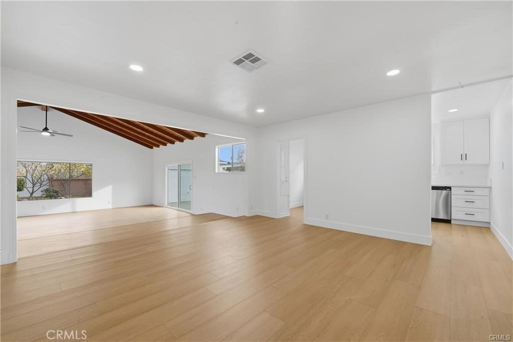 2917 Del Amo Blvd - Photo 6 of 21