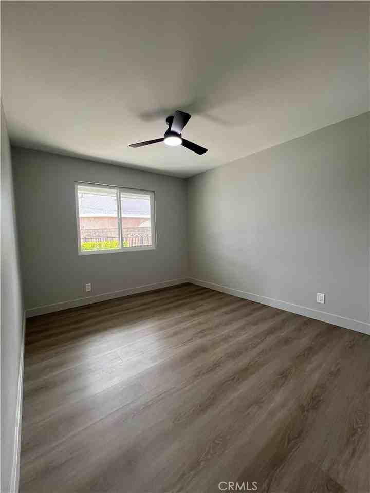 5247 Navarro St - Photo 2 of 5