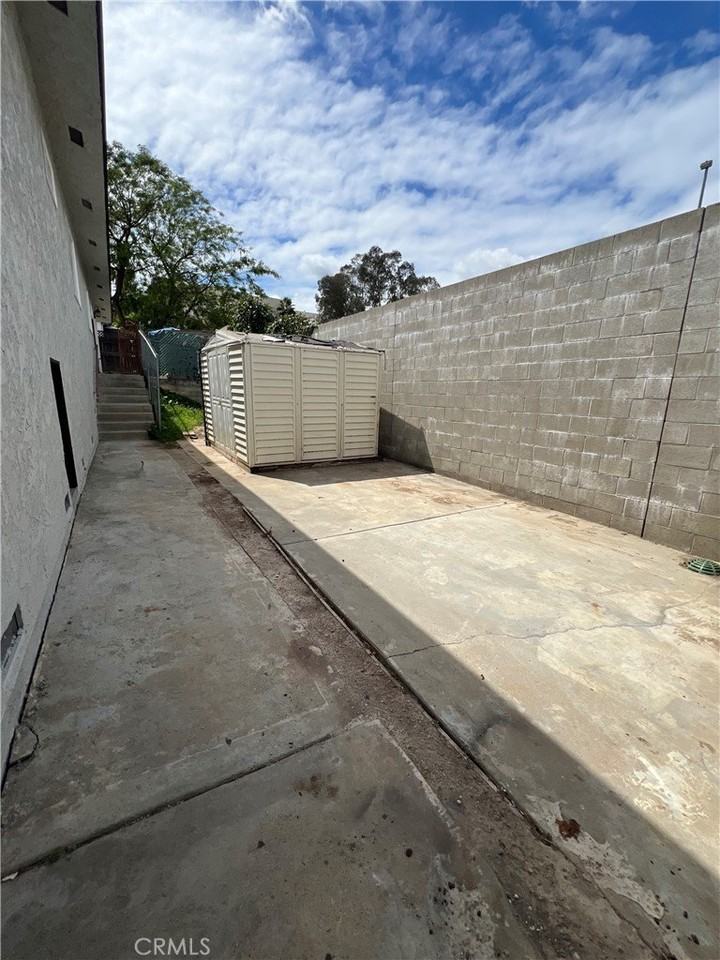 5247 Navarro St - Photo 4 of 5