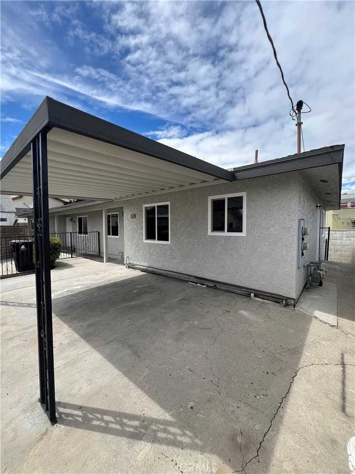 5247 Navarro St - Photo 5 of 5
