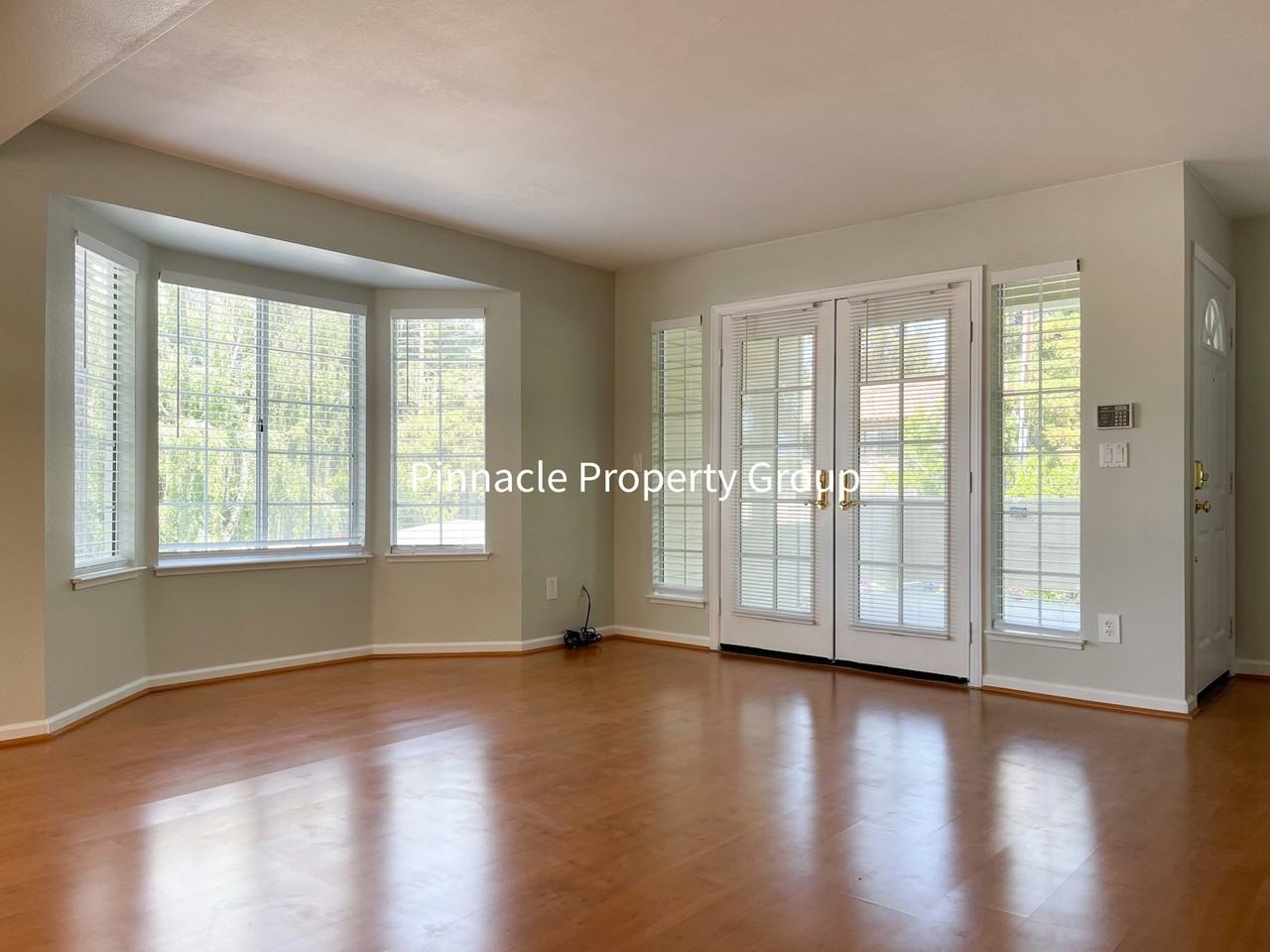 711 Hibiscus Place - Photo 4 of 26