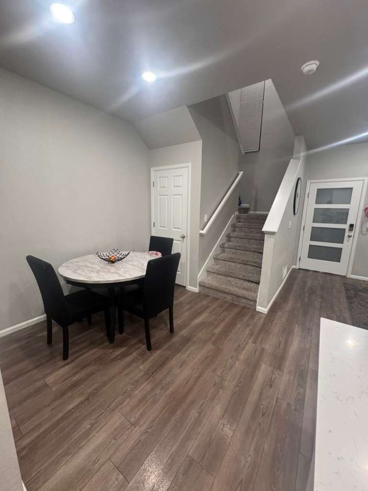 21201 East 63rd Drive - Photo 4 of 11