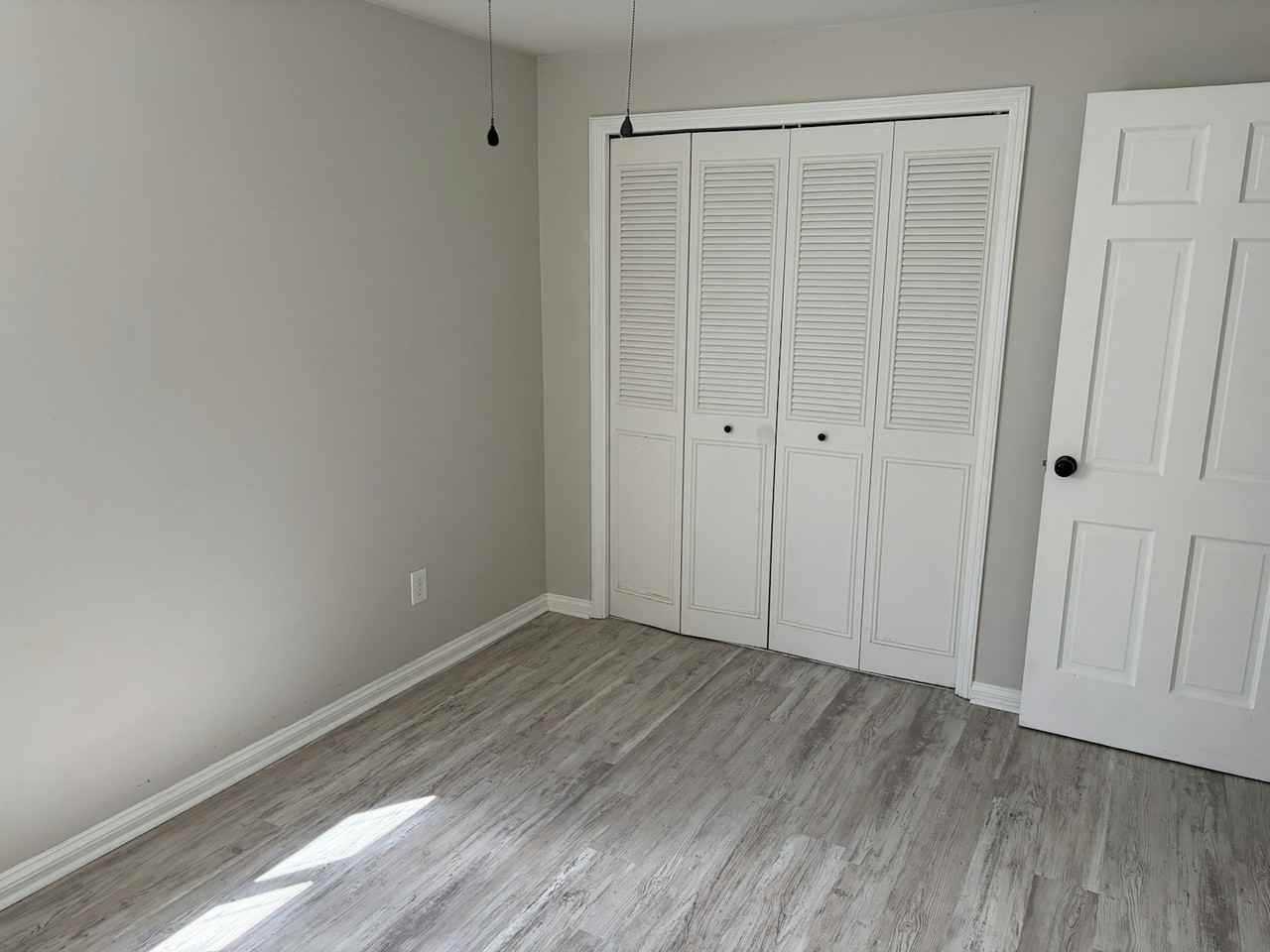 4009-4011 West Walnut Street, Unit 4011 - Photo 3 of 7