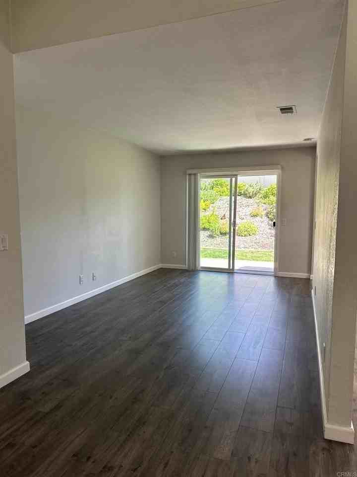 11079 Avenida De Los Lobos - Photo 5 of 8