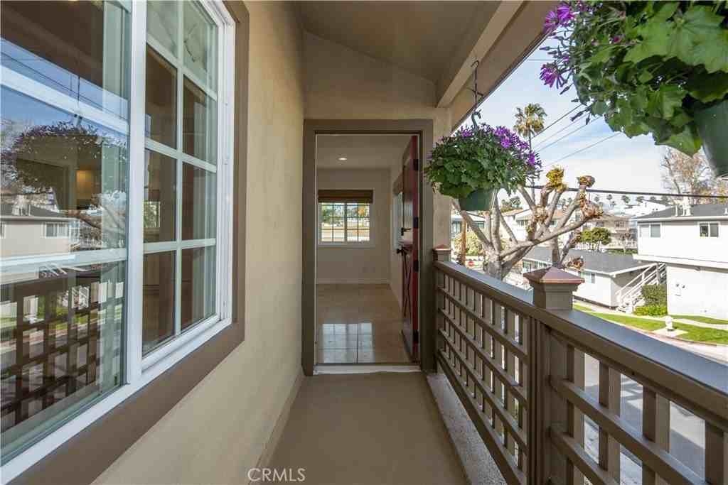 521 Jasmine Ave #1-2 - Photo 3 of 20