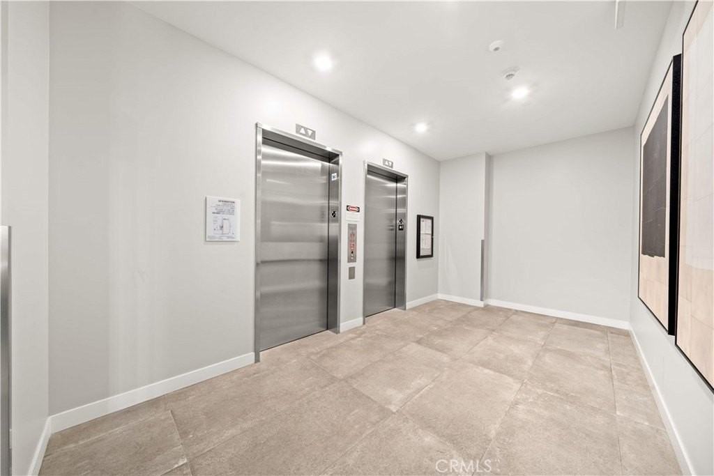 2510 Rivington - Photo 2 of 41