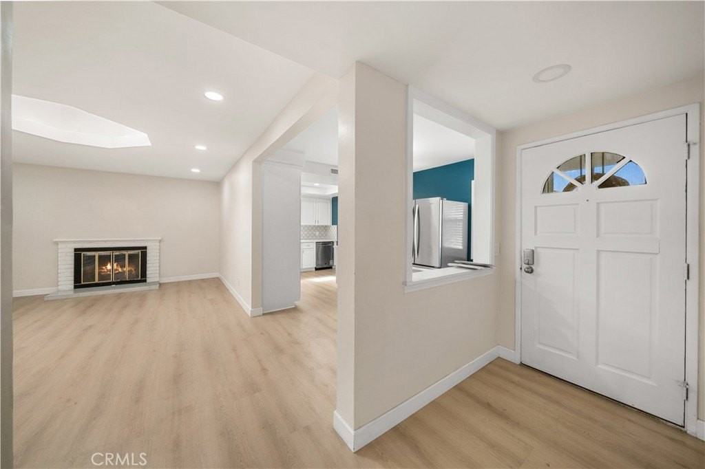 912 W Hill Ave - Photo 5 of 37