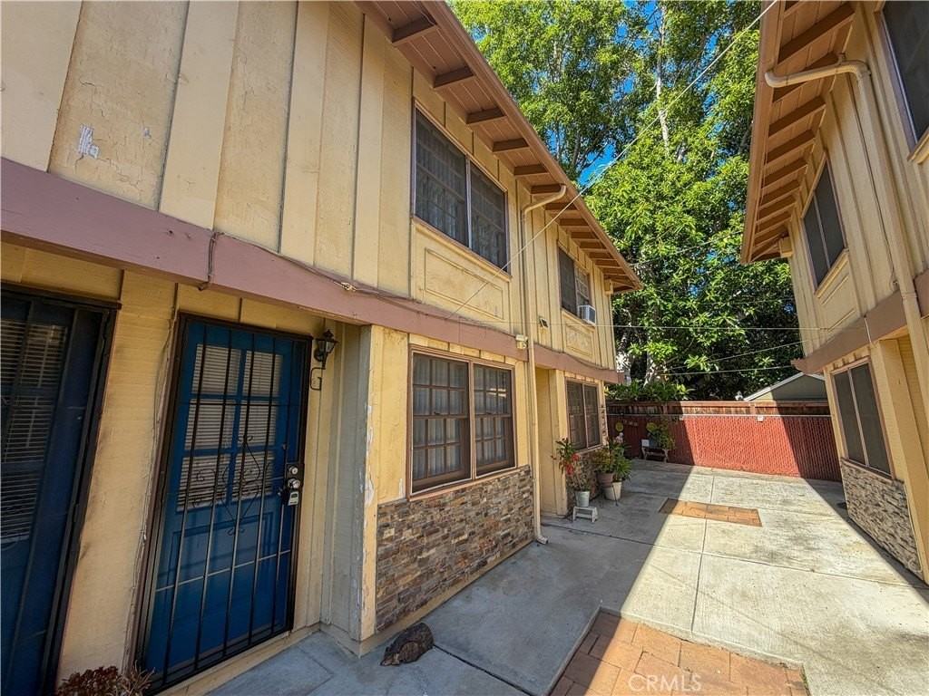 646 S Grand St #G - Photo 3 of 24