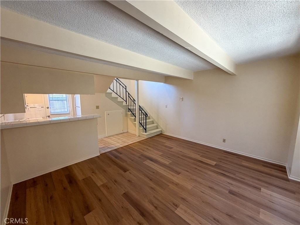 646 S Grand St #G - Photo 5 of 24