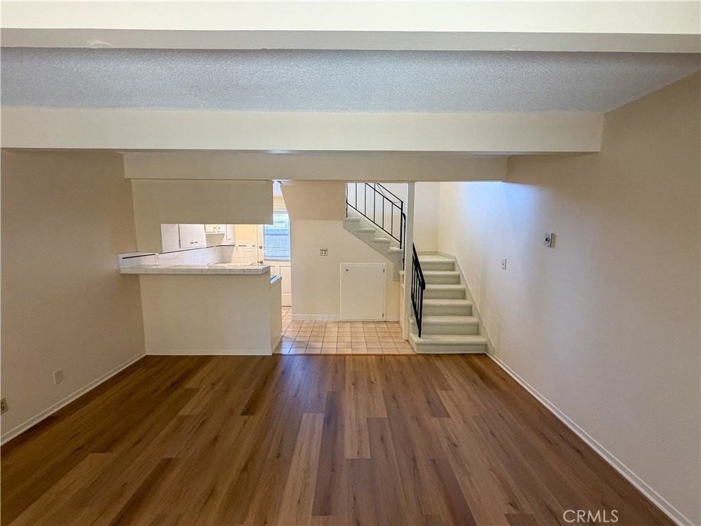 646 S Grand St #G - Photo 6 of 24