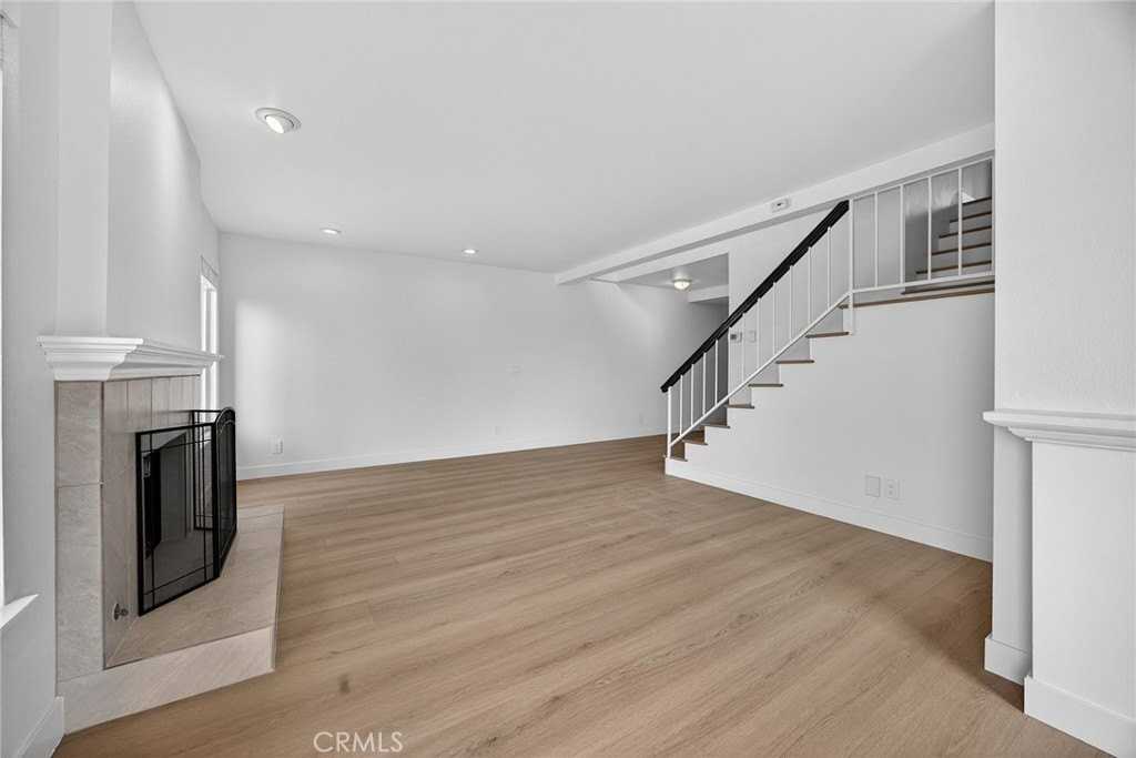 23412 Highcrest Rd - Photo 5 of 27