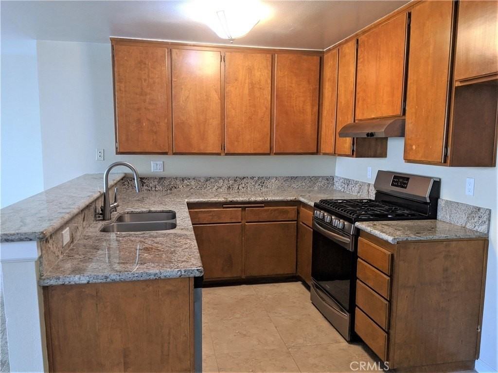 17330 Chatsworth St #9 - Photo 2 of 11