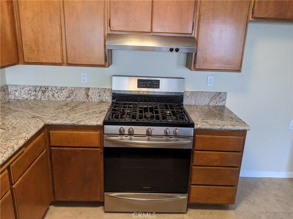 17330 Chatsworth St #9 - Photo 3 of 11