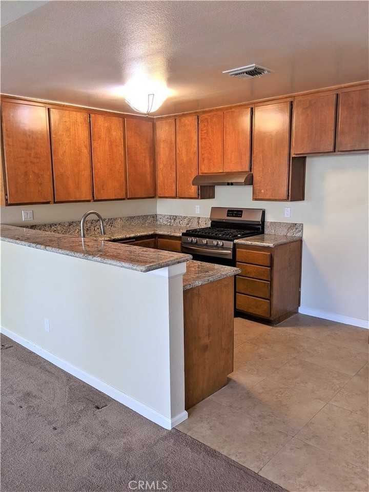 17330 Chatsworth St #9 - Photo 4 of 11