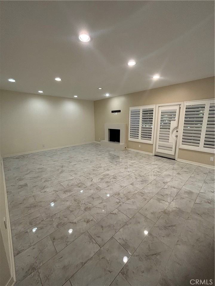 5200 White Oak Ave #36 - Photo 6 of 37