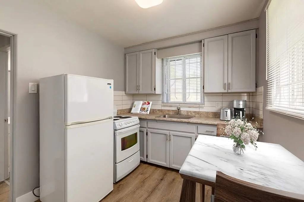 Eastwood Apartments - Photo 3 of 19
