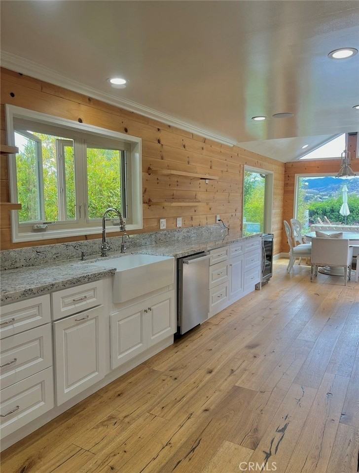 869 Rim Crest Dr - Photo 7 of 50