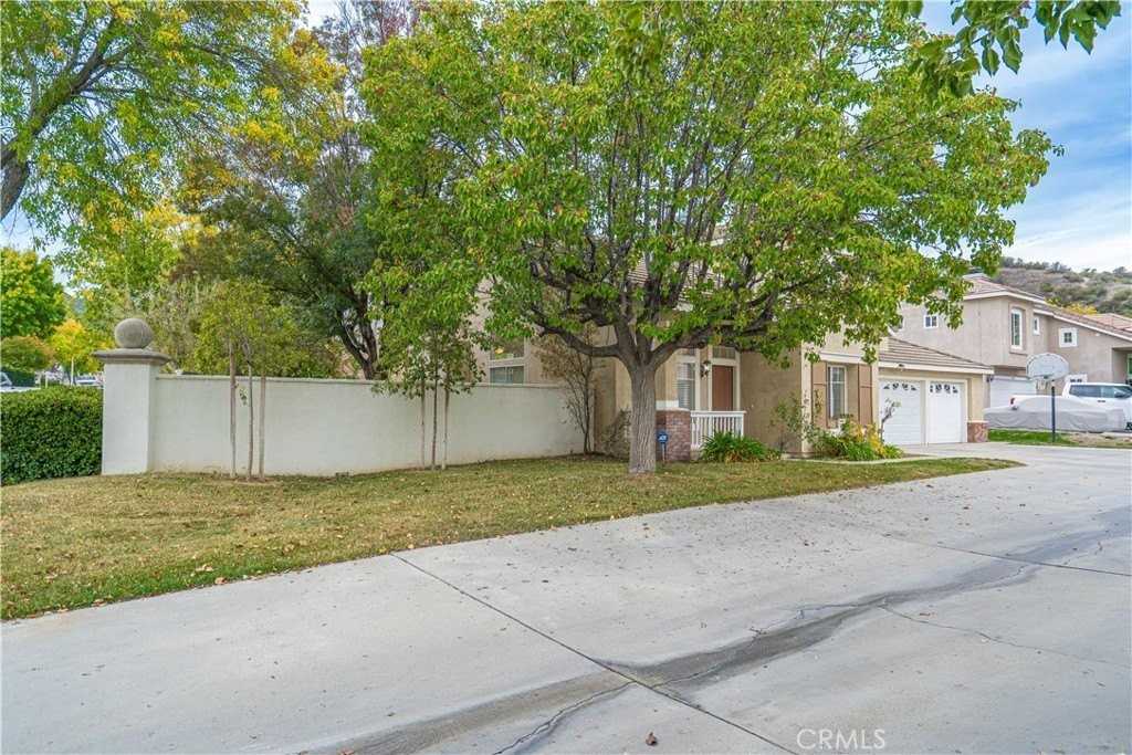 25535 Chisom Ln - Photo 5 of 38