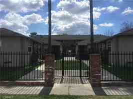 featured image of 422 W Palm St
