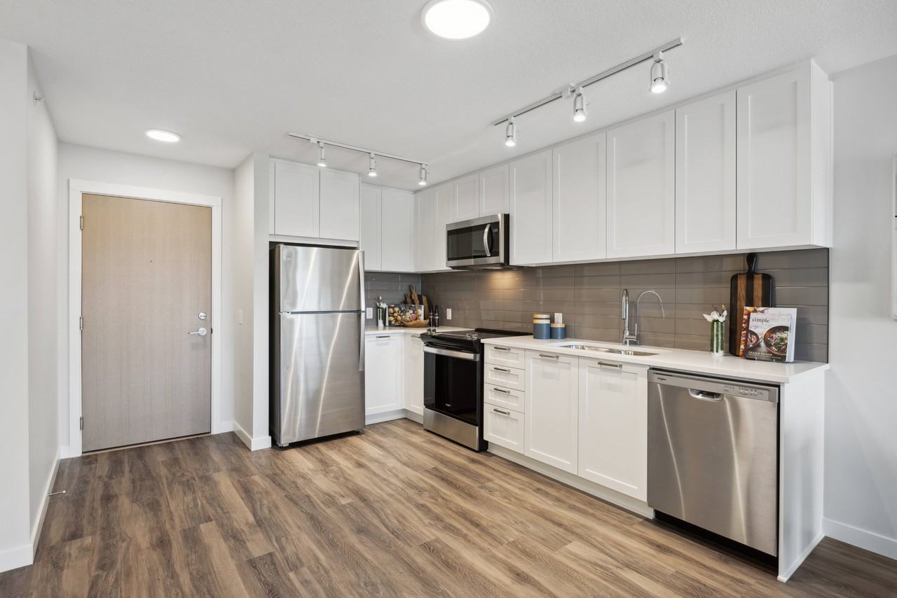 Crestwood Apartments - Photo 6 of 8