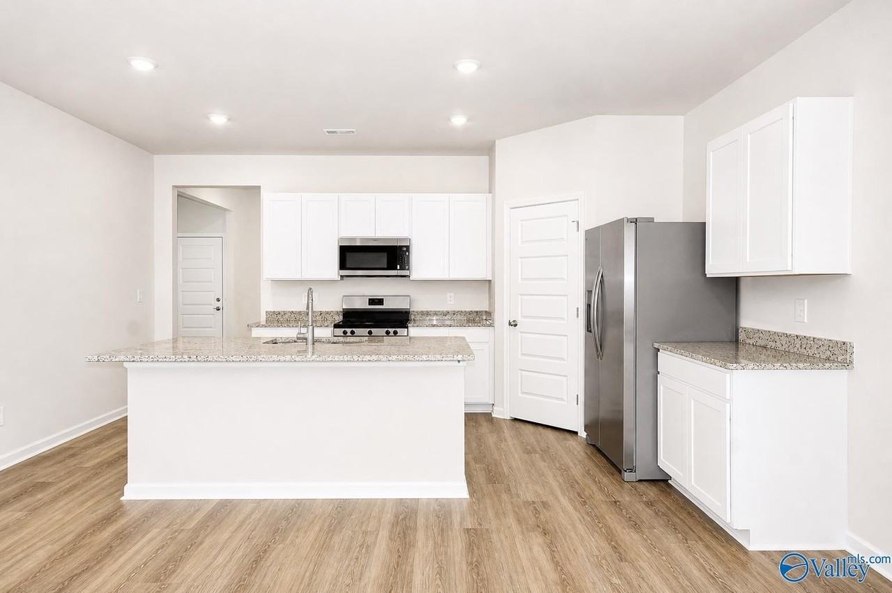 118 Betty Williams Dr - Photo 4 of 31