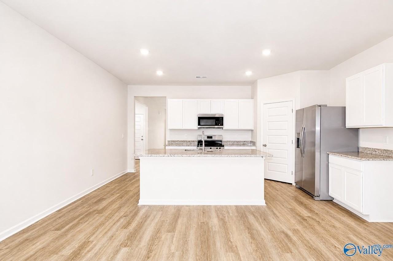 118 Betty Williams Dr - Photo 6 of 31