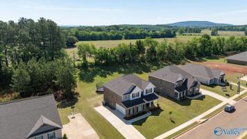 featured image of 123 Ivy Vine Dr