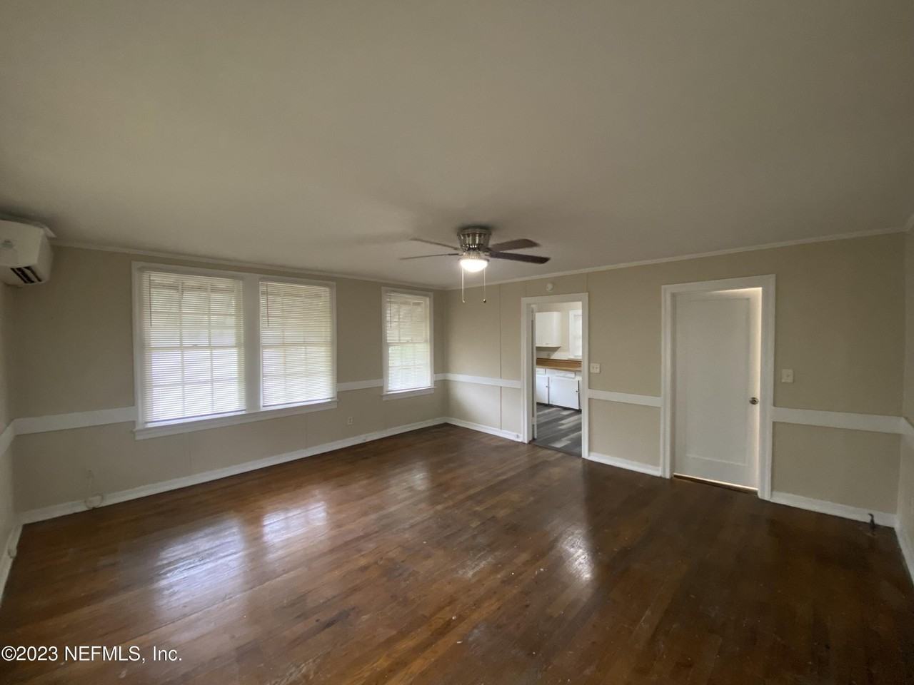 2317 Bertha St - Photo 3 of 13
