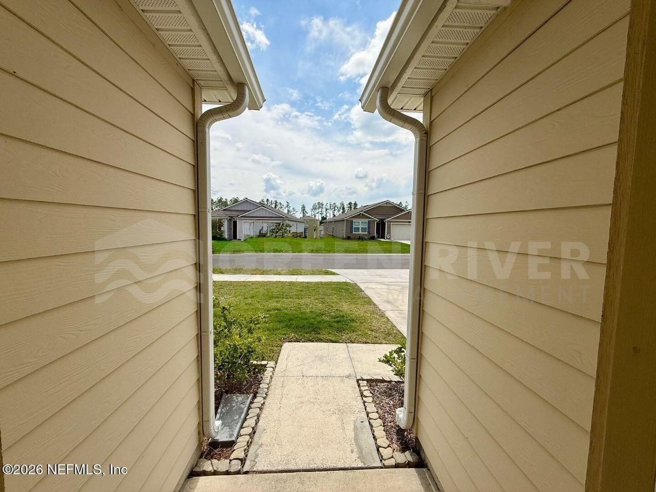 2038 Garrison Way - Photo 5 of 41