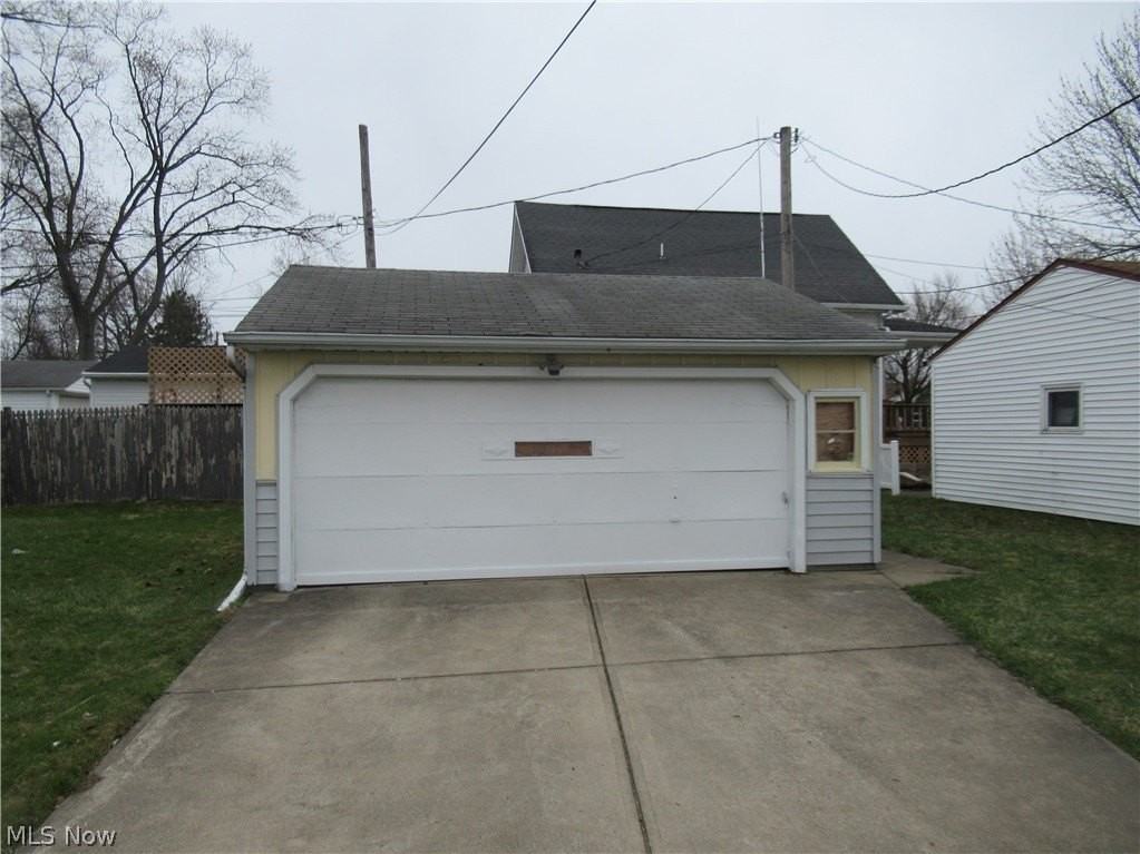 330 Paul St - Photo 3 of 25