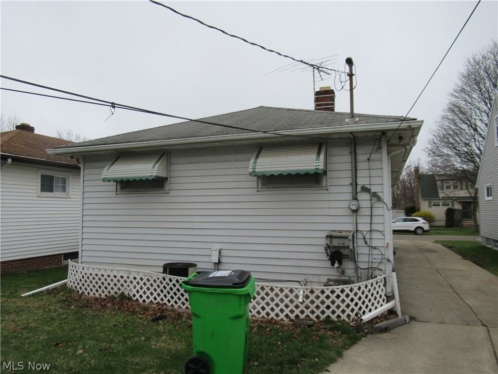 330 Paul St - Photo 4 of 25