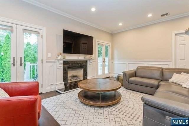 20 Holland Ave - Photo 3 of 25